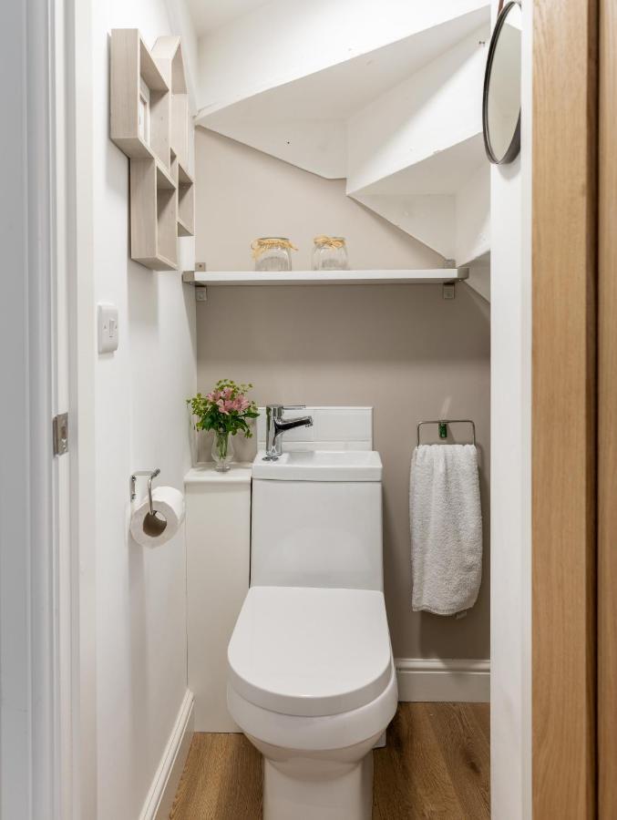 Bijou Romantic Retreat, Whitby Centre Εξωτερικό φωτογραφία