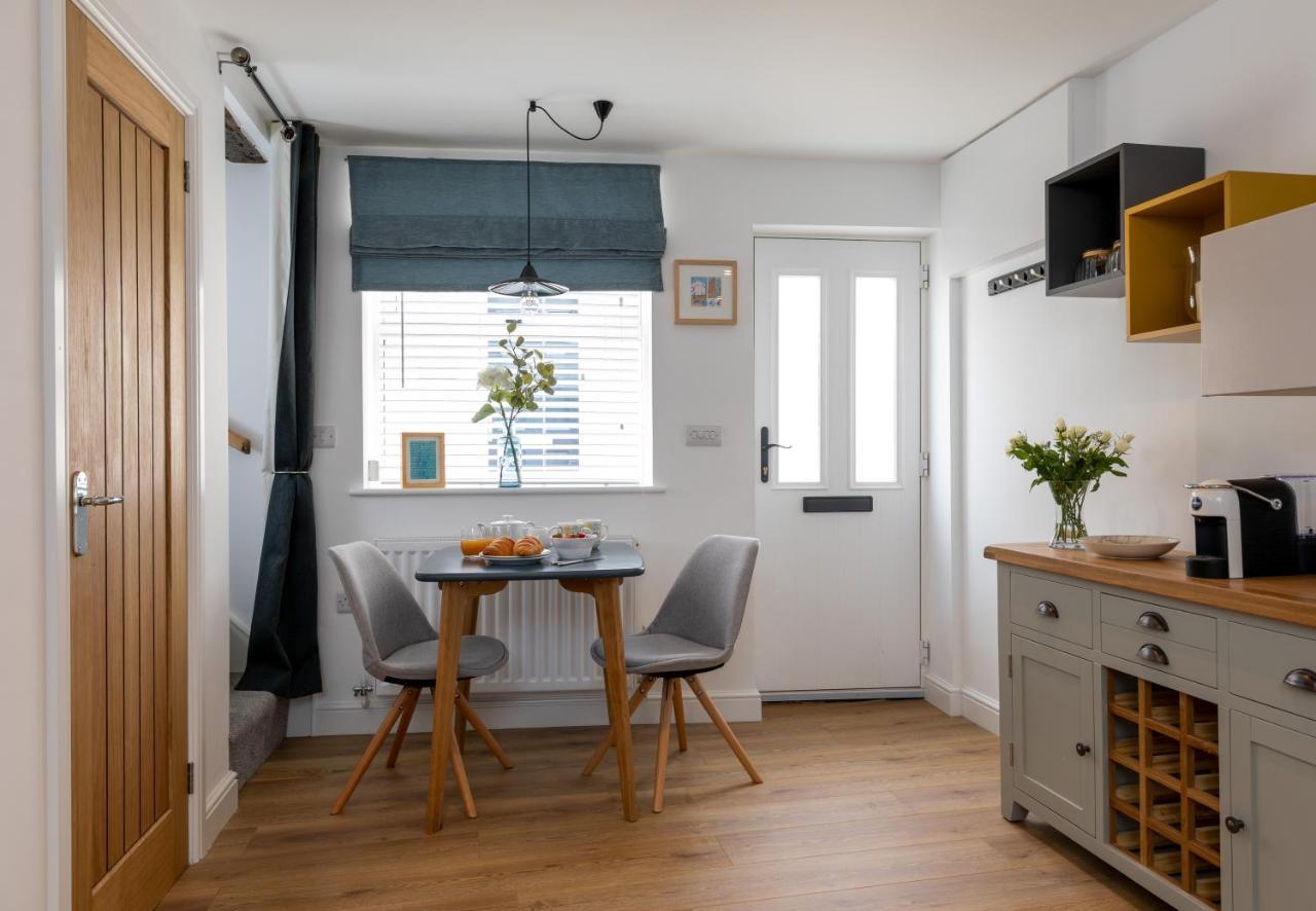 Bijou Romantic Retreat, Whitby Centre Εξωτερικό φωτογραφία