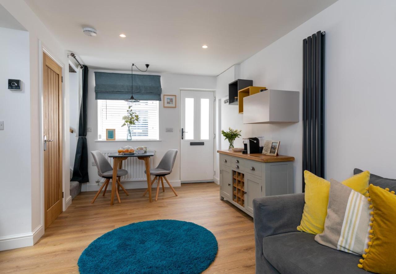 Bijou Romantic Retreat, Whitby Centre Εξωτερικό φωτογραφία