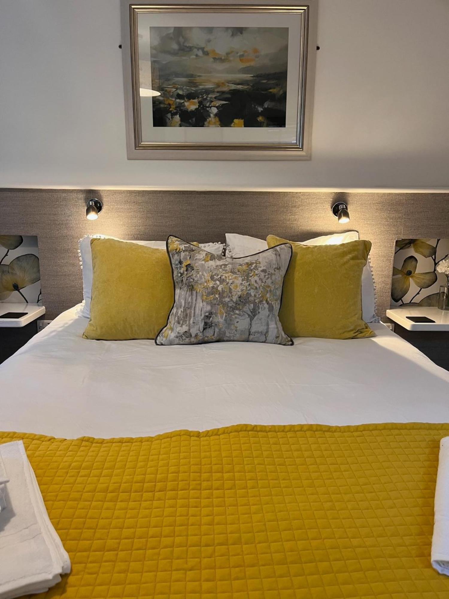 Bijou Romantic Retreat, Whitby Centre Εξωτερικό φωτογραφία